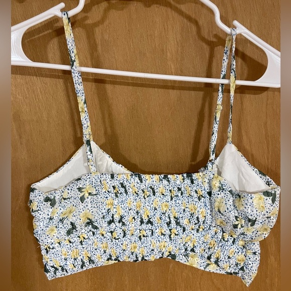 #106- STORIA- floral pattern crop tank - Picture 2 of 3
